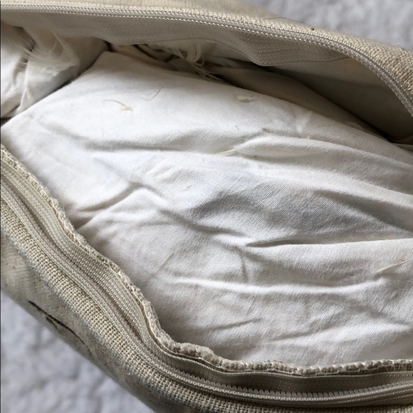 Decorative pillow - Picture 9 of 11